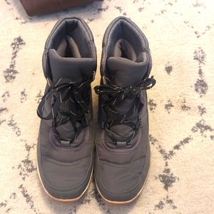 Sorel winter boots size 9